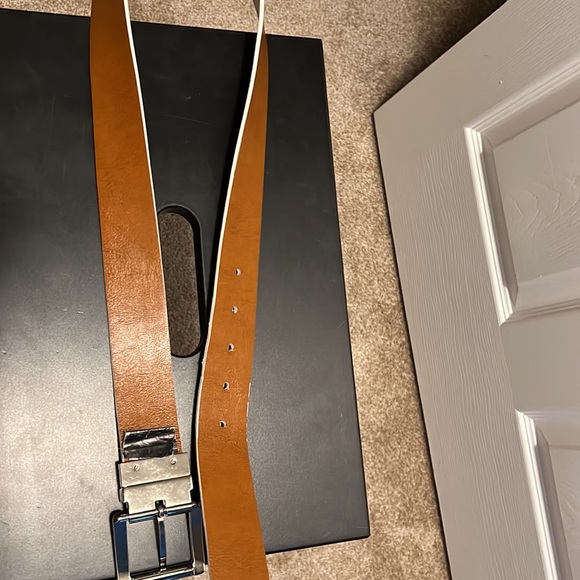 Reversible Michael Kors White Logo Belt - Picture 4 of 6